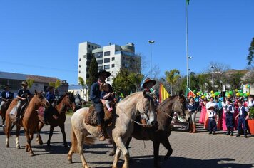 Foto - Caminhada Cívica em homenagem à Patria e aos 55 anos de Anta Gorda