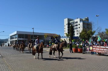 Foto - Caminhada Cívica em homenagem à Patria e aos 55 anos de Anta Gorda