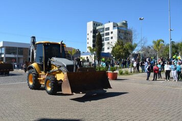 Foto - Caminhada Cívica em homenagem à Patria e aos 55 anos de Anta Gorda