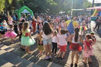 Foto - Carnaval Infantil ocorreu neste domingo