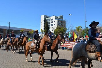 Foto - Caminhada Cívica em homenagem à Patria e aos 55 anos de Anta Gorda