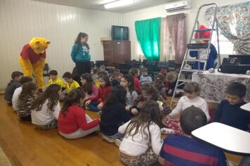 Foto - Férias Escolares na Biblioteca 