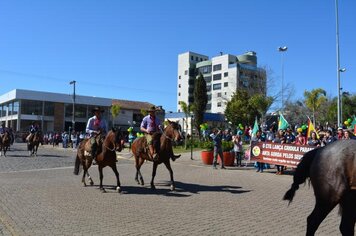 Foto - Caminhada Cívica em homenagem à Patria e aos 55 anos de Anta Gorda