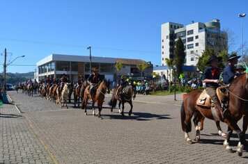 Foto - Caminhada Cívica em homenagem à Patria e aos 55 anos de Anta Gorda