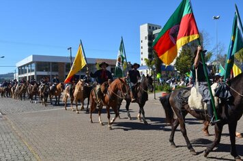 Foto - Caminhada Cívica em homenagem à Patria e aos 55 anos de Anta Gorda