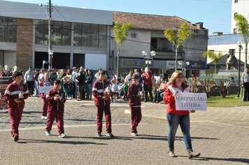 Foto - Caminhada Cívica em homenagem à Patria e aos 55 anos de Anta Gorda