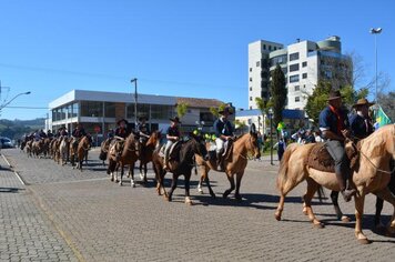 Foto - Caminhada Cívica em homenagem à Patria e aos 55 anos de Anta Gorda