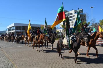 Foto - Caminhada Cívica em homenagem à Patria e aos 55 anos de Anta Gorda