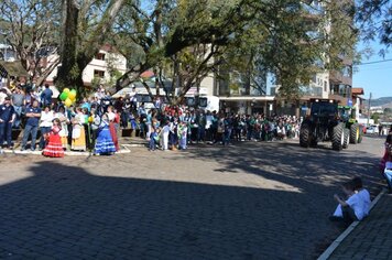 Foto - Caminhada Cívica em homenagem à Patria e aos 55 anos de Anta Gorda