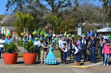 Foto - Caminhada Cívica em homenagem à Patria e aos 55 anos de Anta Gorda