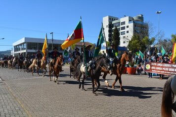 Foto - Caminhada Cívica em homenagem à Patria e aos 55 anos de Anta Gorda