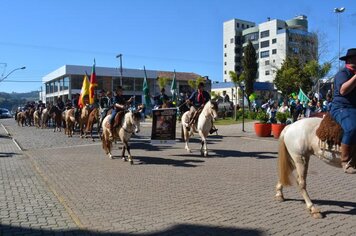 Foto - Caminhada Cívica em homenagem à Patria e aos 55 anos de Anta Gorda