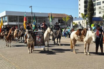 Foto - Caminhada Cívica em homenagem à Patria e aos 55 anos de Anta Gorda