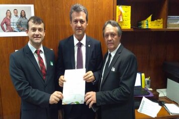 Prefeito e Secretário da Agricultura viajam para Brasília