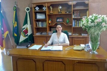 Madalena assume o Executivo. 
