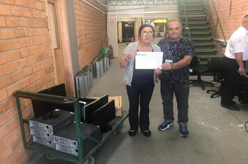 SUSTENTARE doa 5 Microcomputadores a Prefeitura Municipal de Anta Gorda.