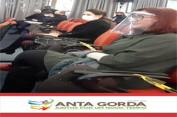 Madalena participa da Assembleia da Amvat