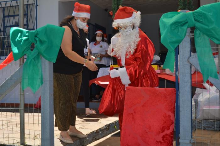 Escola Augusto Meyer realiza drive thru