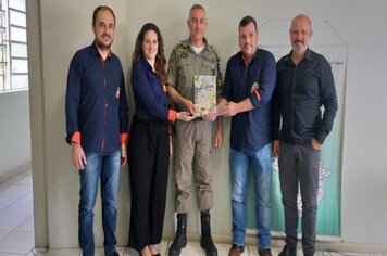 Prefeita visita Comando Regional de Polícia