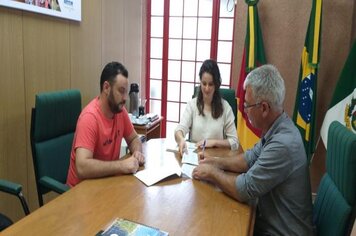 Administração assina termo de cessão de uso com CRVA