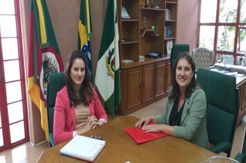 Prefeita trata das demandas com a RGE 