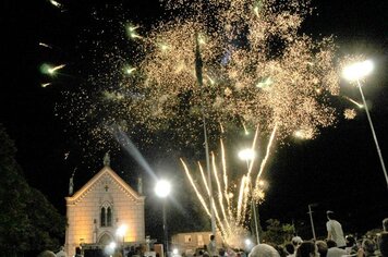 Show de fogos encantou comunidade