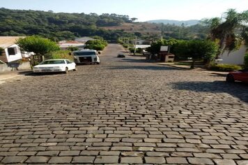 Obras segue fazendo melhorias e recuperando estradas