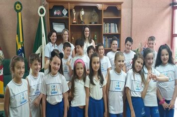 Administração realiza entrega de projetos à alunos do ESI