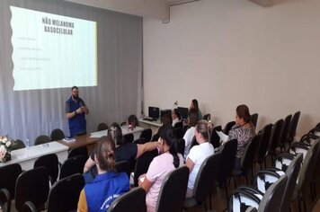 Roxo e laranja são as cores da prevenção em fevereiro 