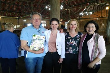 Madalena participa de almoço com comitiva italiana em Vespasiano Corrêa