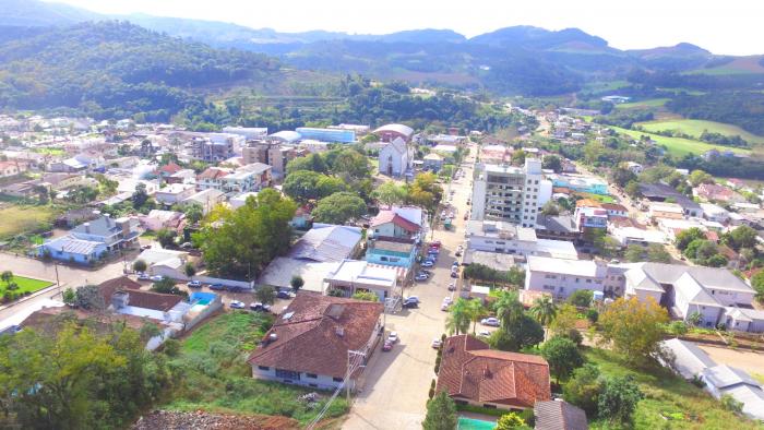 Decreto permite volta gradativa com uma série de regras e cuidados