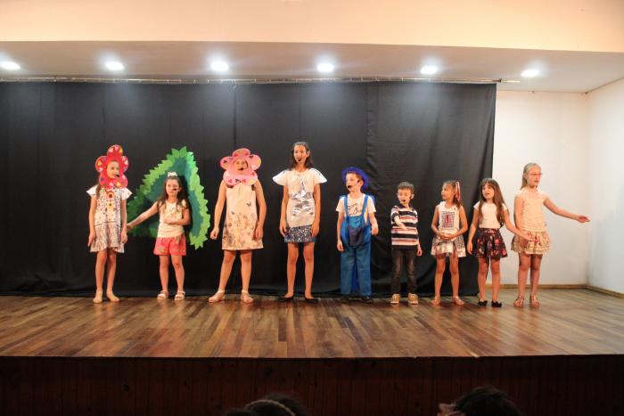 Cras realiza 1° espetáculo de teatro