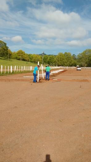 Secretaria inicia montagem de estábulos para FestLeite