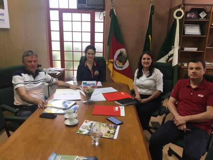 Em visita ao município, gerente regional da RGE anuncia obras