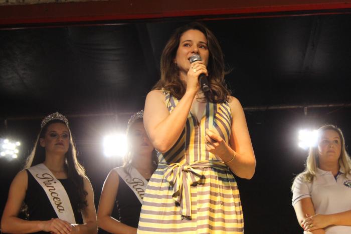 Em discurso, Madalena fala da importância de estar junto