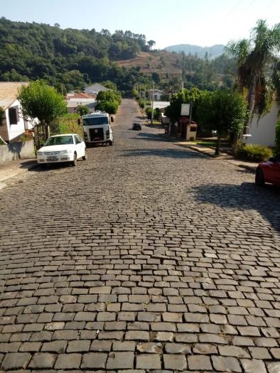 Obras segue fazendo melhorias e recuperando estradas