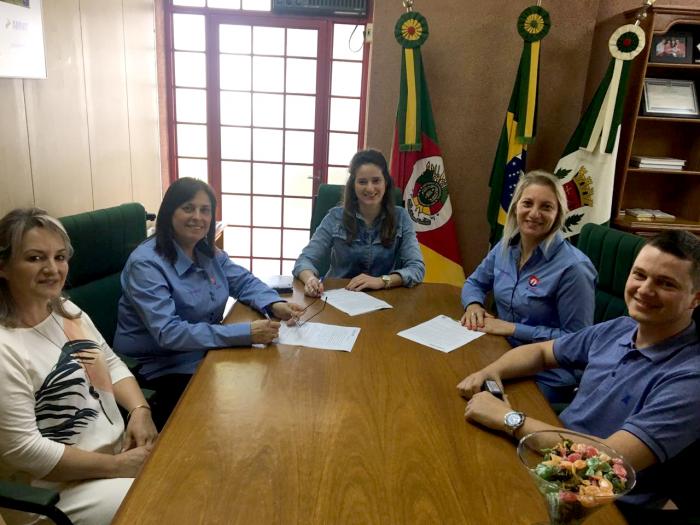 Administração e Hospital firmam convênio de emenda conquistada pela vereadora Maristela Dametto