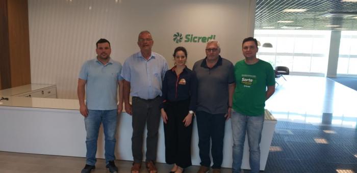 Prefeita realiza visita no Sicredi Região dos Vales