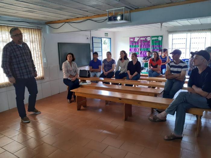 De cara limpa leva palestra para o interior